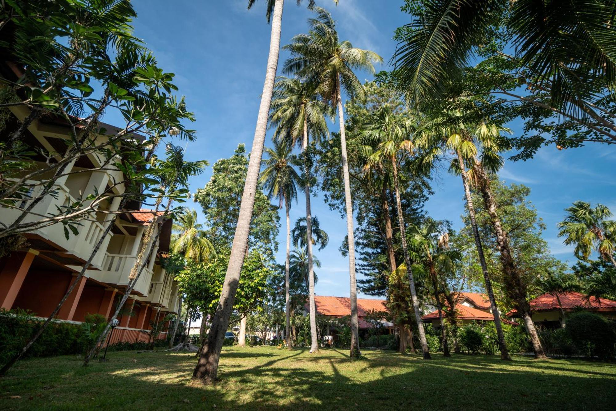 Phuket Leelavadee Hua Ting Resort Patong Luaran gambar