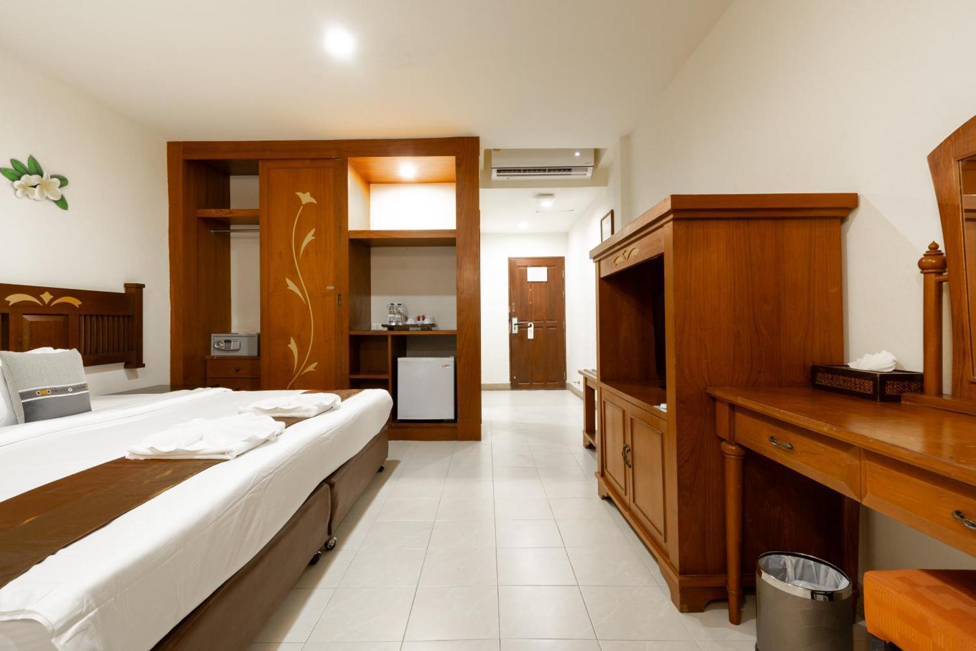 Phuket Leelavadee Hua Ting Resort Patong Luaran gambar